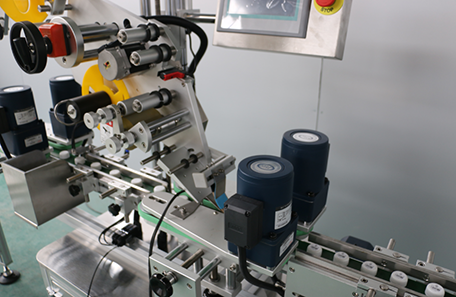 瓶盖平面贴标机