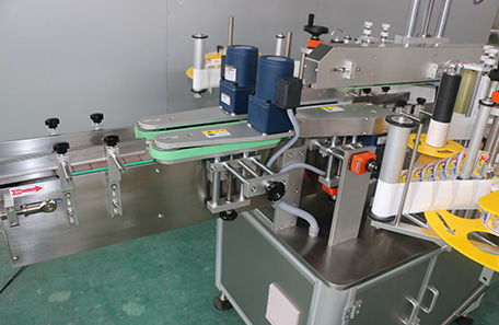 防冻液双面贴标机