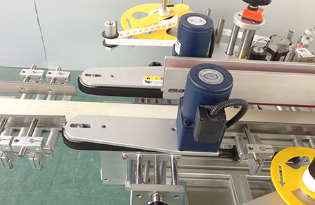 顶部双封口贴标机