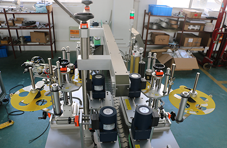 双面兼圆瓶贴标机