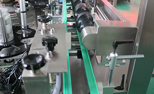 全自动回转式数控不干胶贴标机-XTHZ-928S型