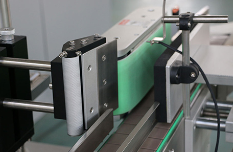 立式西林瓶贴标机