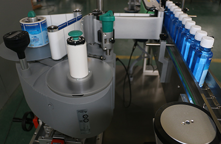 洗手液立式圆瓶贴标机