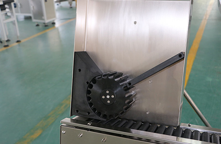 卧式香水瓶贴标机