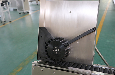 真空管卧式贴标机