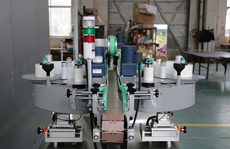 罐子双面贴标机