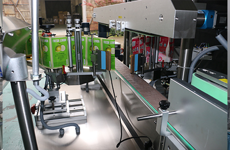 润滑油双面贴标机