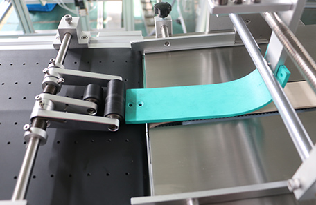 袋子分页贴标机