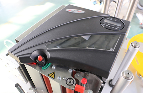 称重打印贴标机