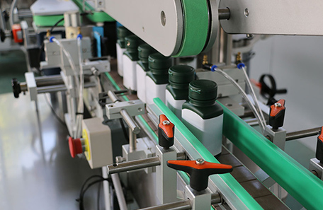 方扁瓶多面贴标机