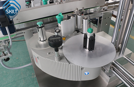 包装箱转角贴标机