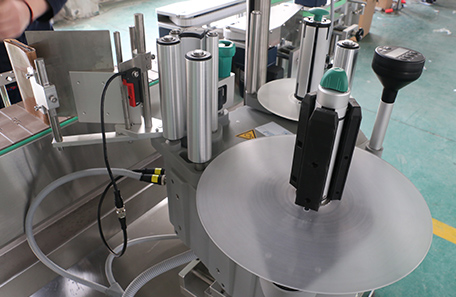 方罐多面贴标机