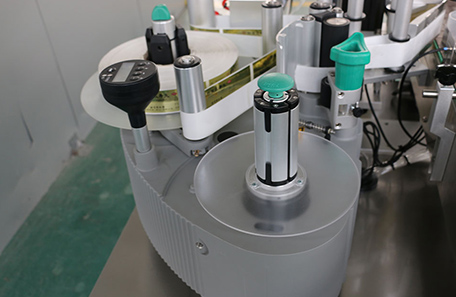 玻璃瓶定点定位贴标机