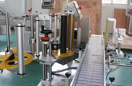 圆瓶定点定位贴标机