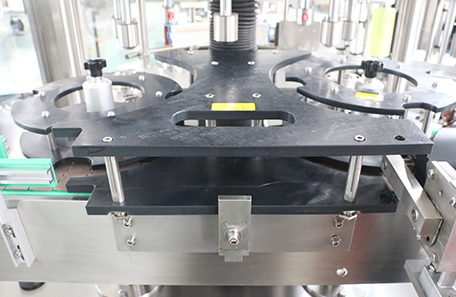 全自动回转式不干胶贴标机-XTHZ-720J型