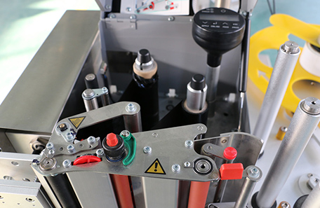 面包称重打印贴标机