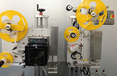 纸箱顶部在线打印贴标