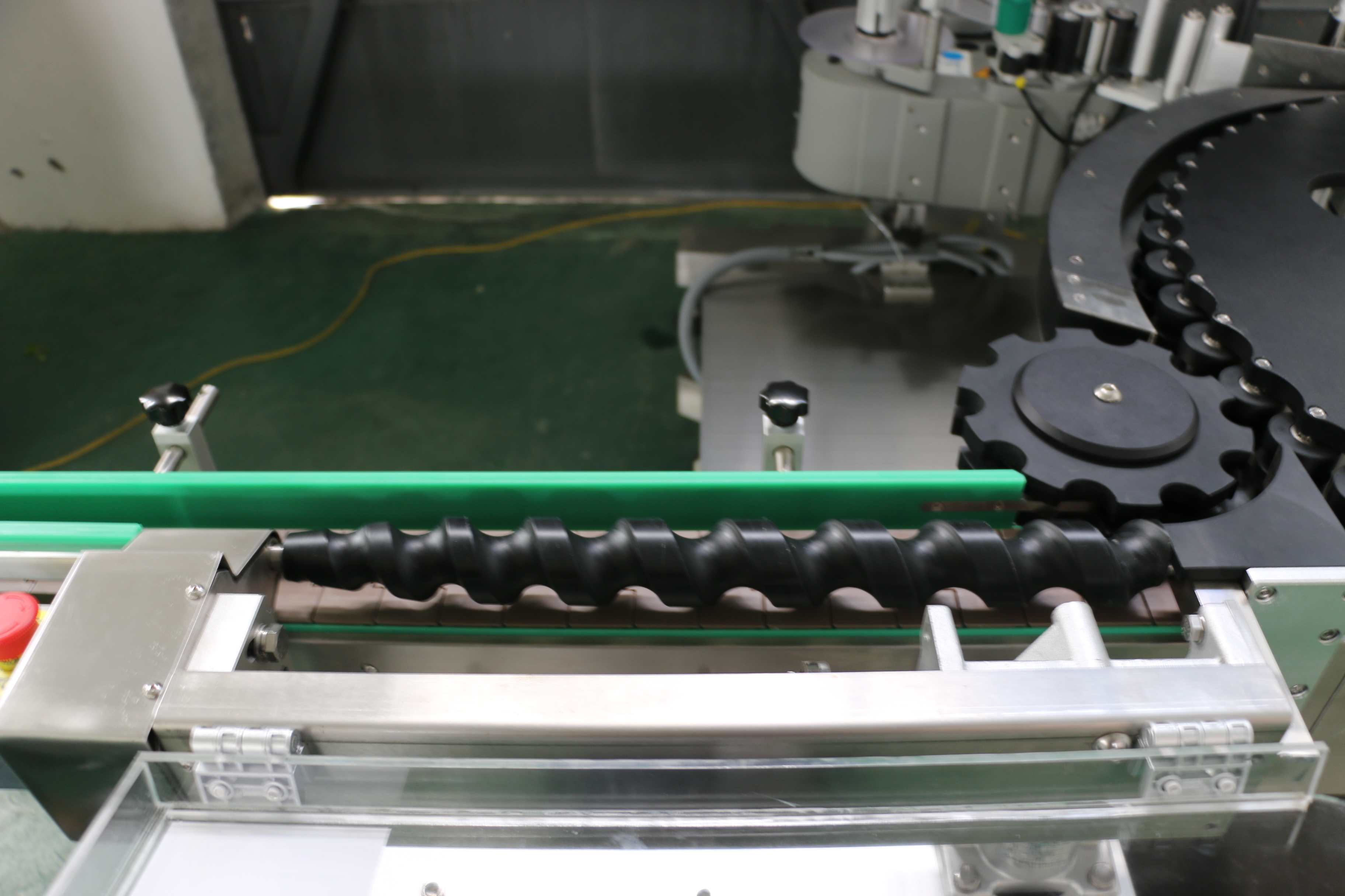 高速回转圆瓶不干胶贴标机