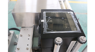 自动贴标签机，解放的是人工节省的是花销!