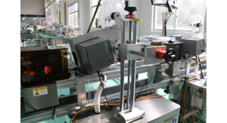 贴标机器工作性能稳定，工作效率很快！