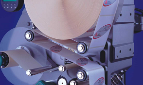 全自动高速贴标机无需人工管理，使用更省心！