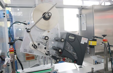 二级码平面打印贴标机