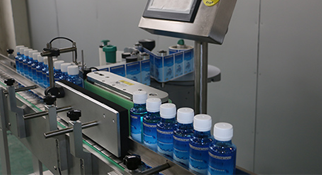 上海轩特的圆瓶贴标机是什么样子的？