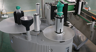 自动贴标机械有什么特点，和人工贴标比起来它有什么优势呢？