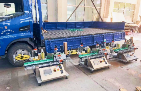 桌面式圆瓶不干胶贴标机发货