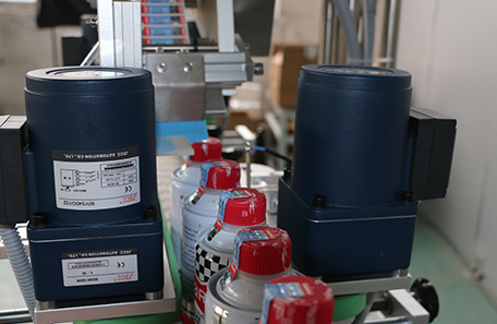 即打即贴贴标机